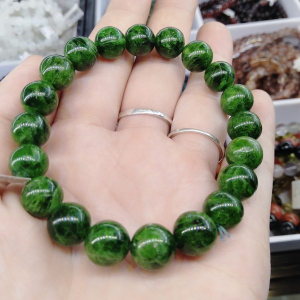 Vòng đá Diopside