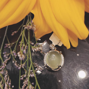 Mặt dây đá Prehnite