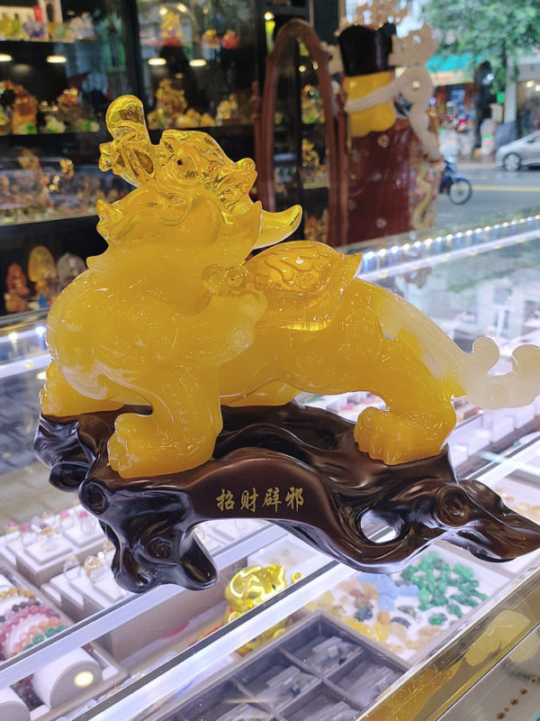Tỳ hưu đá vàng