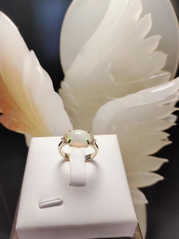 Nhẫn đá Opal