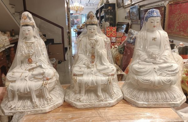 Tam thế phật sứ trắng