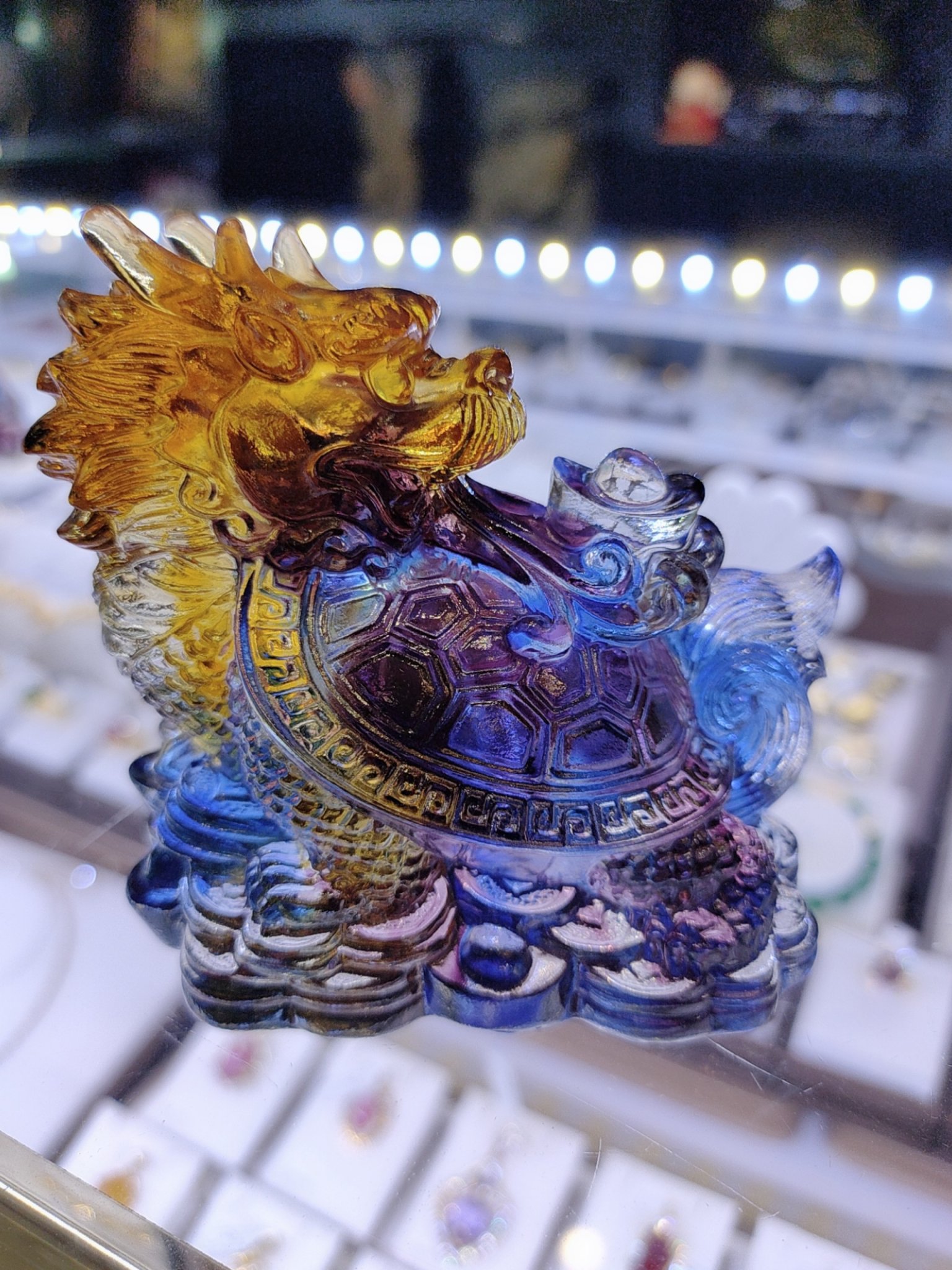 Long quy đá lưu ly