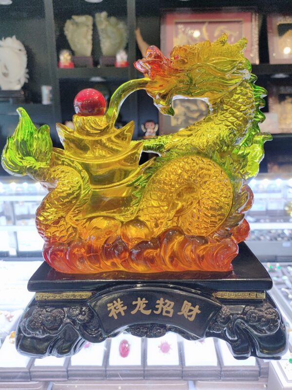 Tượng rồng giả lưu ly