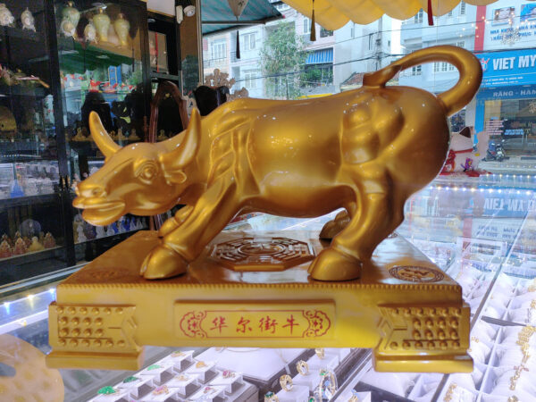 Tượng Trâu vàng