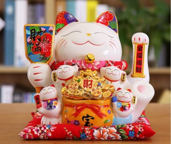 Mèo sứ Nhật