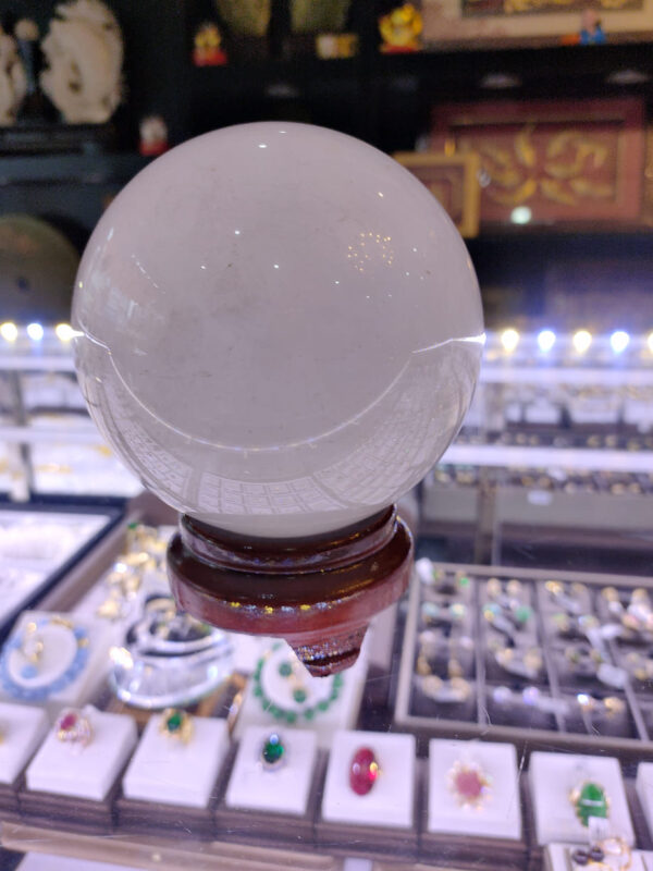 Quả cầu Thạch anh trắng